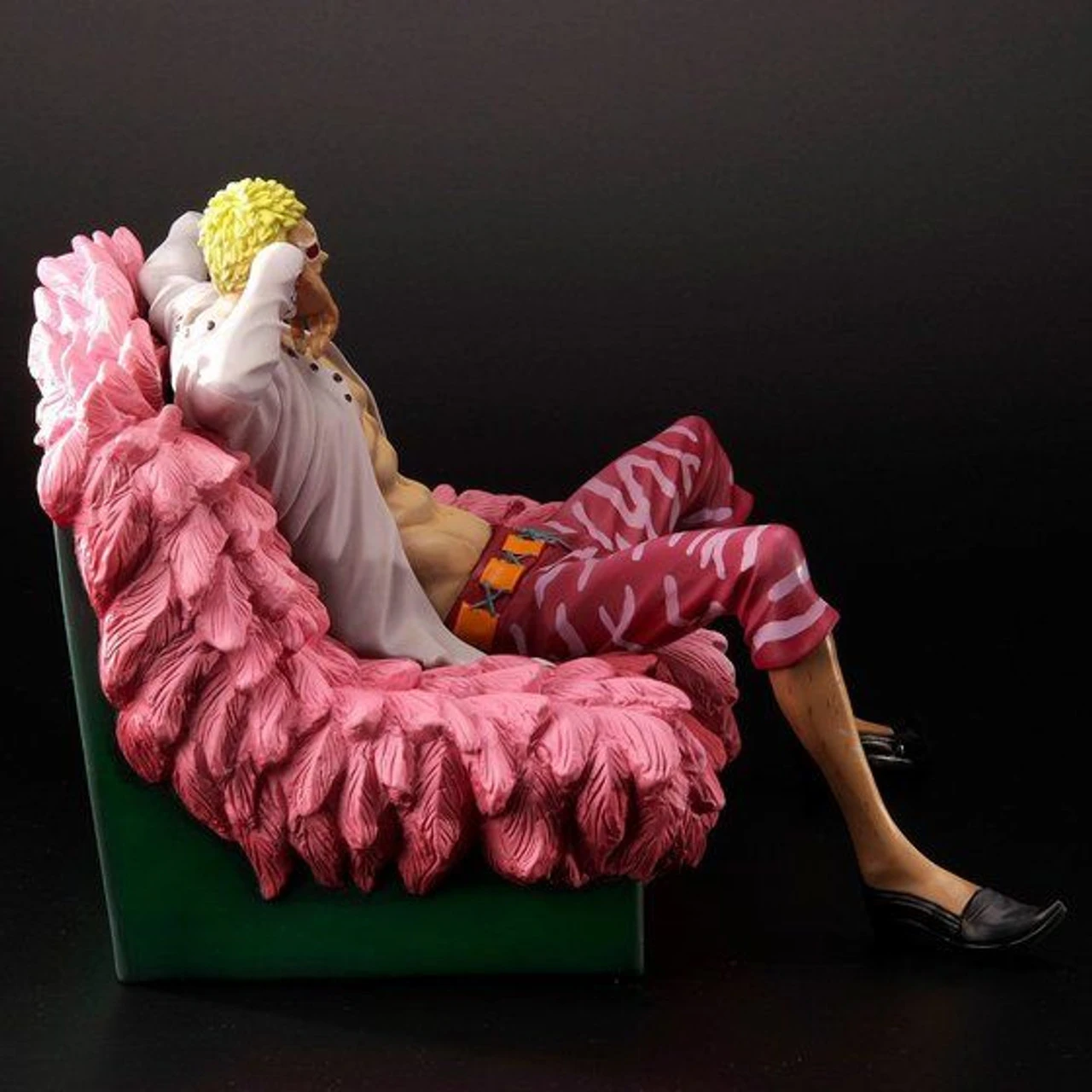 Bandai One Piece Archive Collection No 7 Don Quixote Doflamingo PVC Figure (Completed) - Image 3