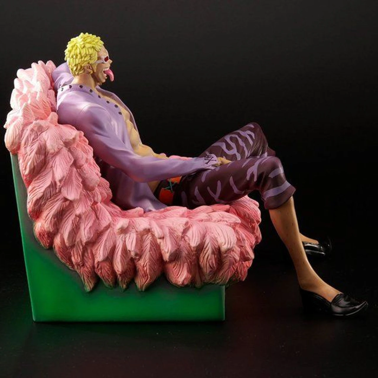 Bandai One Piece Archive Collection No 7 Don Quixote Doflamingo PVC Figure (Completed) - Image 7