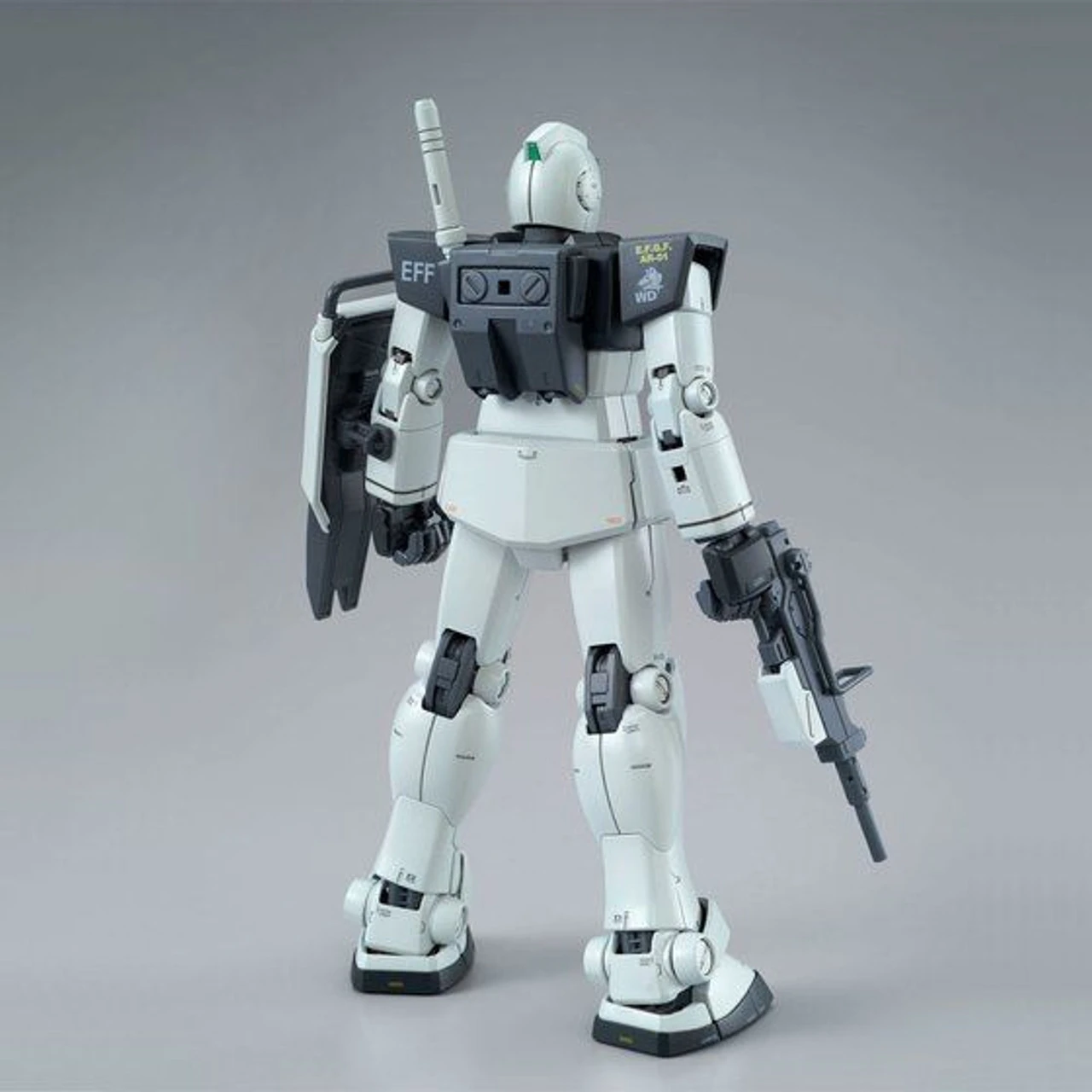 Bandai MG 1/100 RGM-79 GM (White Dingo Colors) Plastic Model - Image 3
