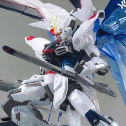 Bandai MG 1/100 The Gundam Base Limited Freedom Gundam Ver.2.0 Plastic Model ( JUL 2020 )