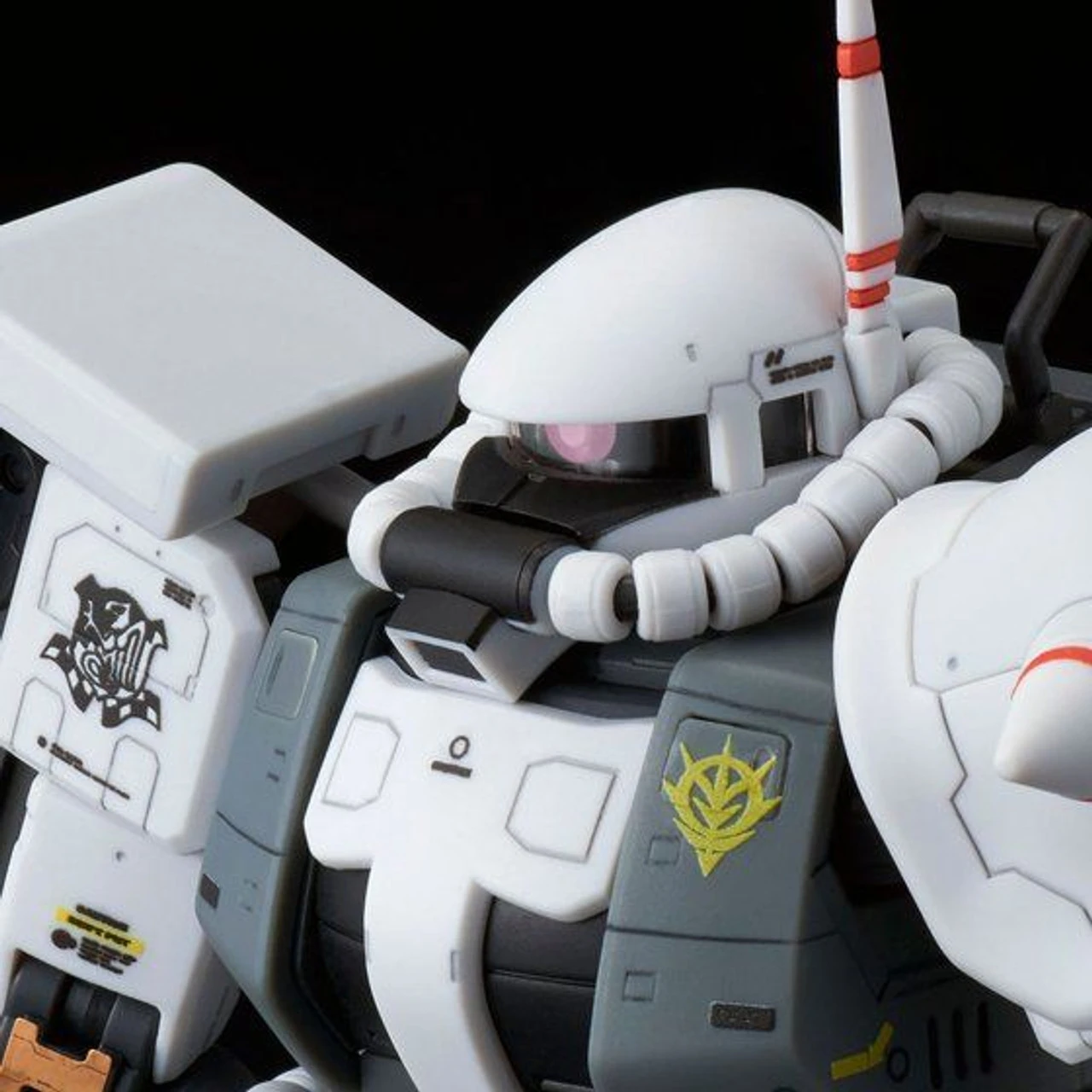 Bandai RG 1/144 MS-06R-1A Eric Manthfield's Custom Zaku II Plastic Model ( MAY 2019 )