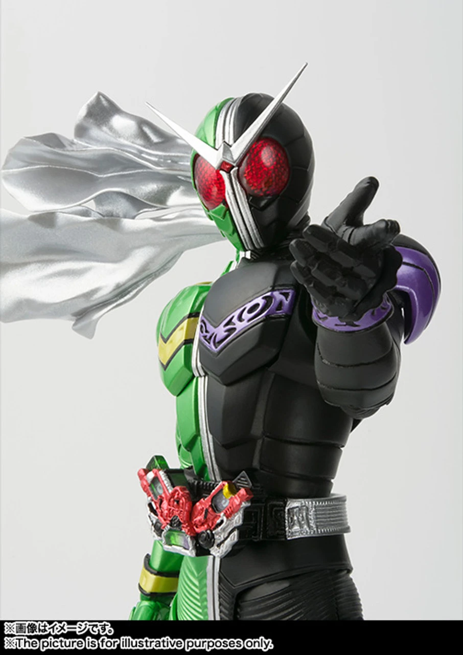 Bandai S.H.Figuarts (Shinkoccou Seihou) Kamen Rider W Cyclone Joker Action Figure - Image 4
